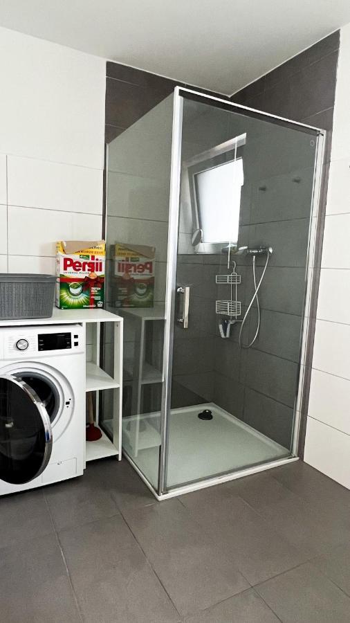 2 Zkb Apartment In Mannheim Kueche - Parken - Grosser Tv Bagian luar foto